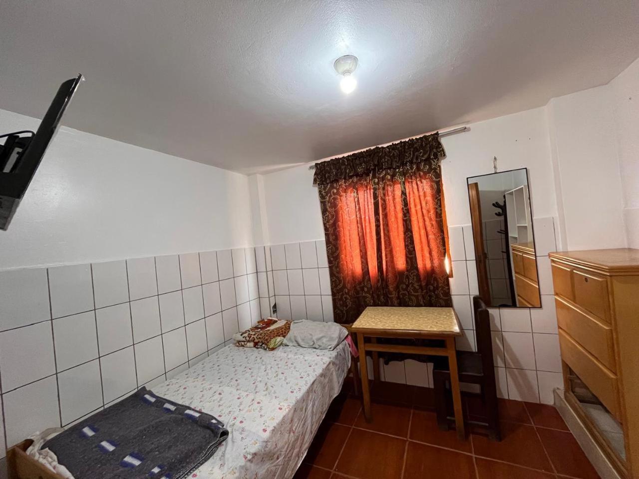 ホテル Casa Gonzales A 10 Min Del Megapuerto チャンカイ エクステリア 写真